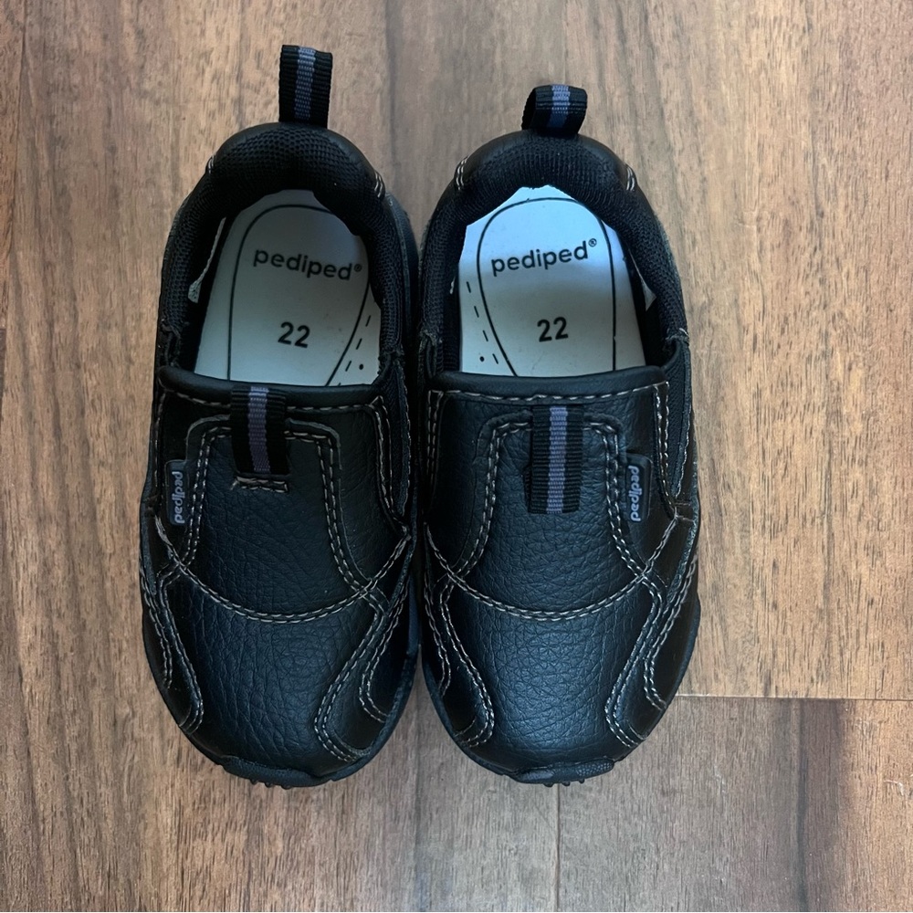 New Boys Pediped Black Dress Shoes Size 22 or 6 or 6.5